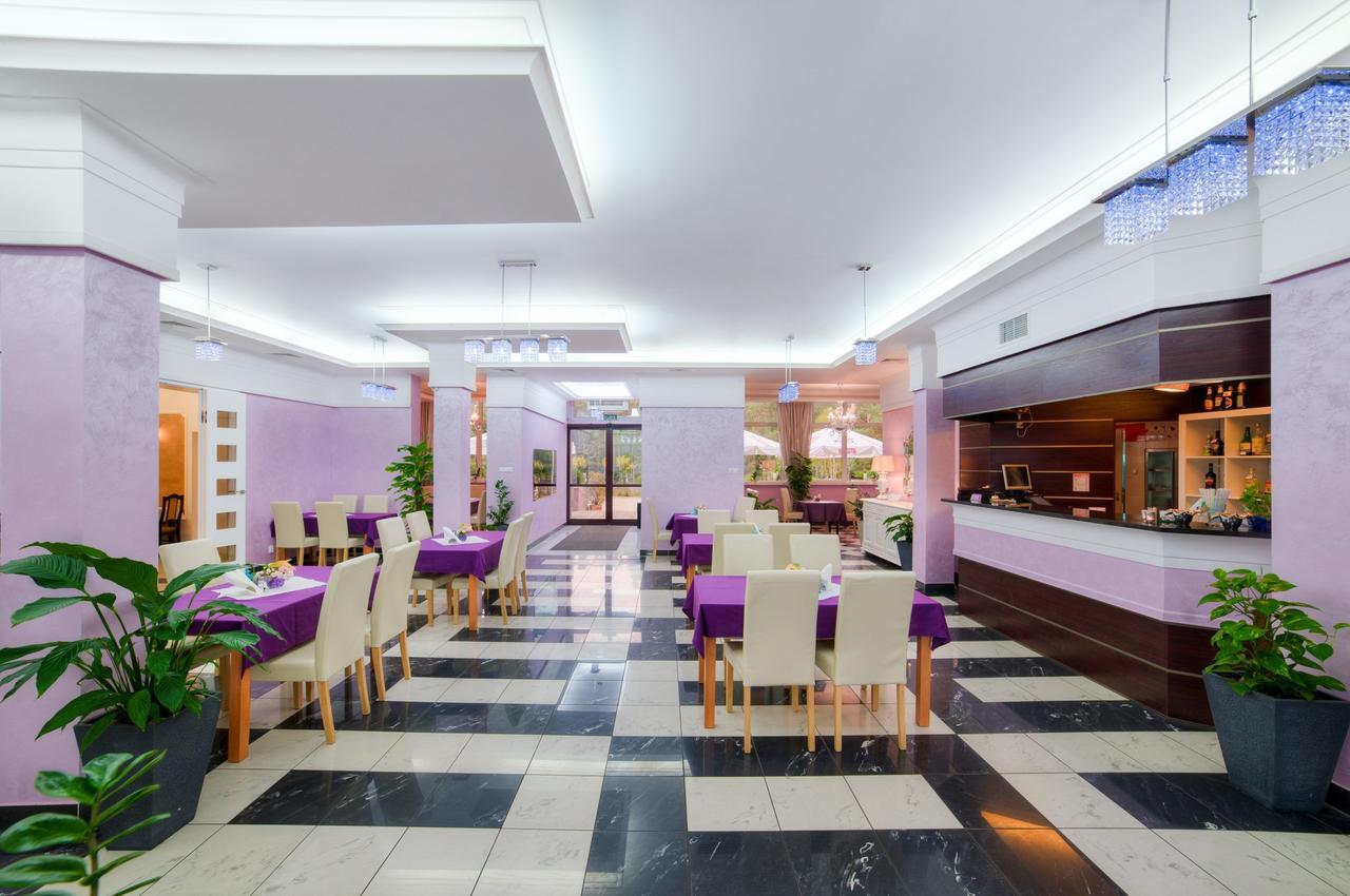 Imperium - Hotel Restauracja Firlej Exteriér fotografie