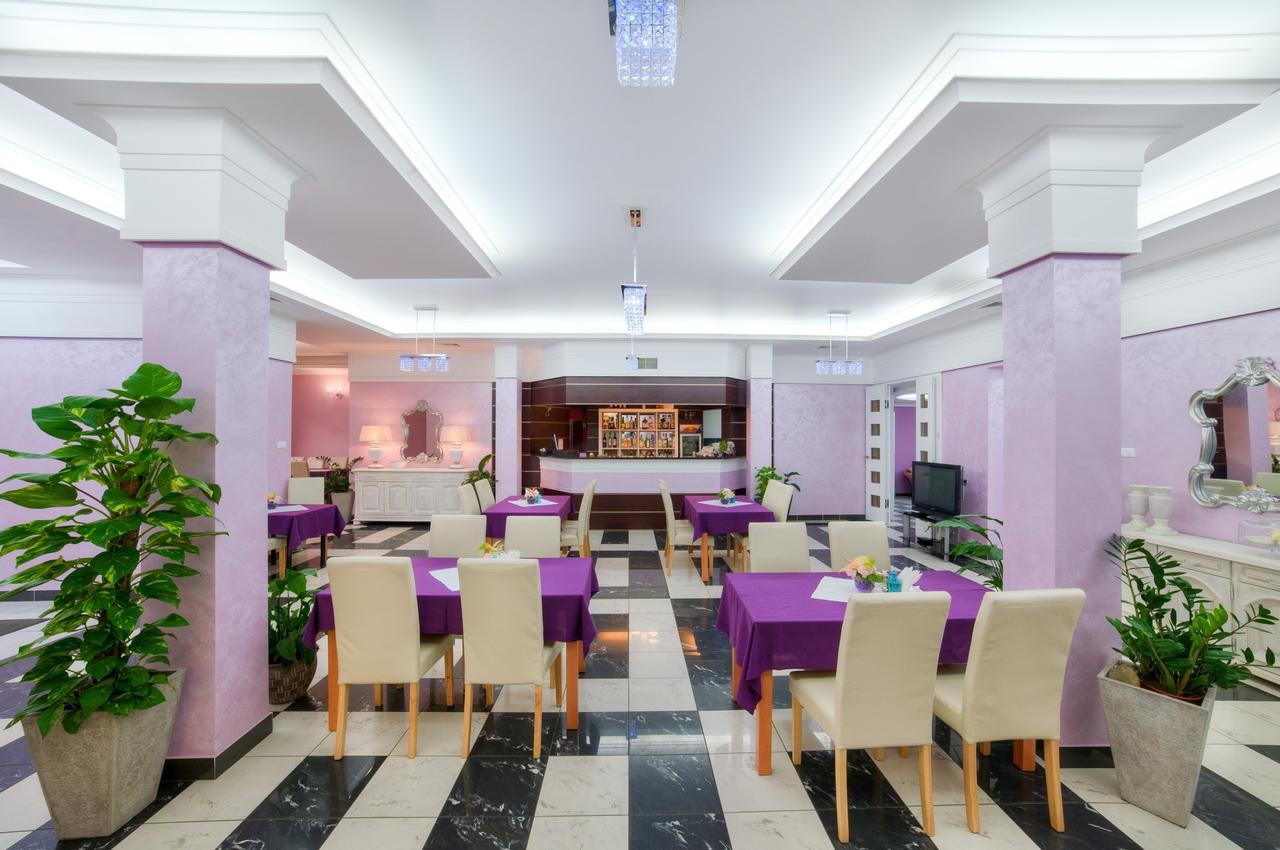 Imperium - Hotel Restauracja Firlej Exteriér fotografie